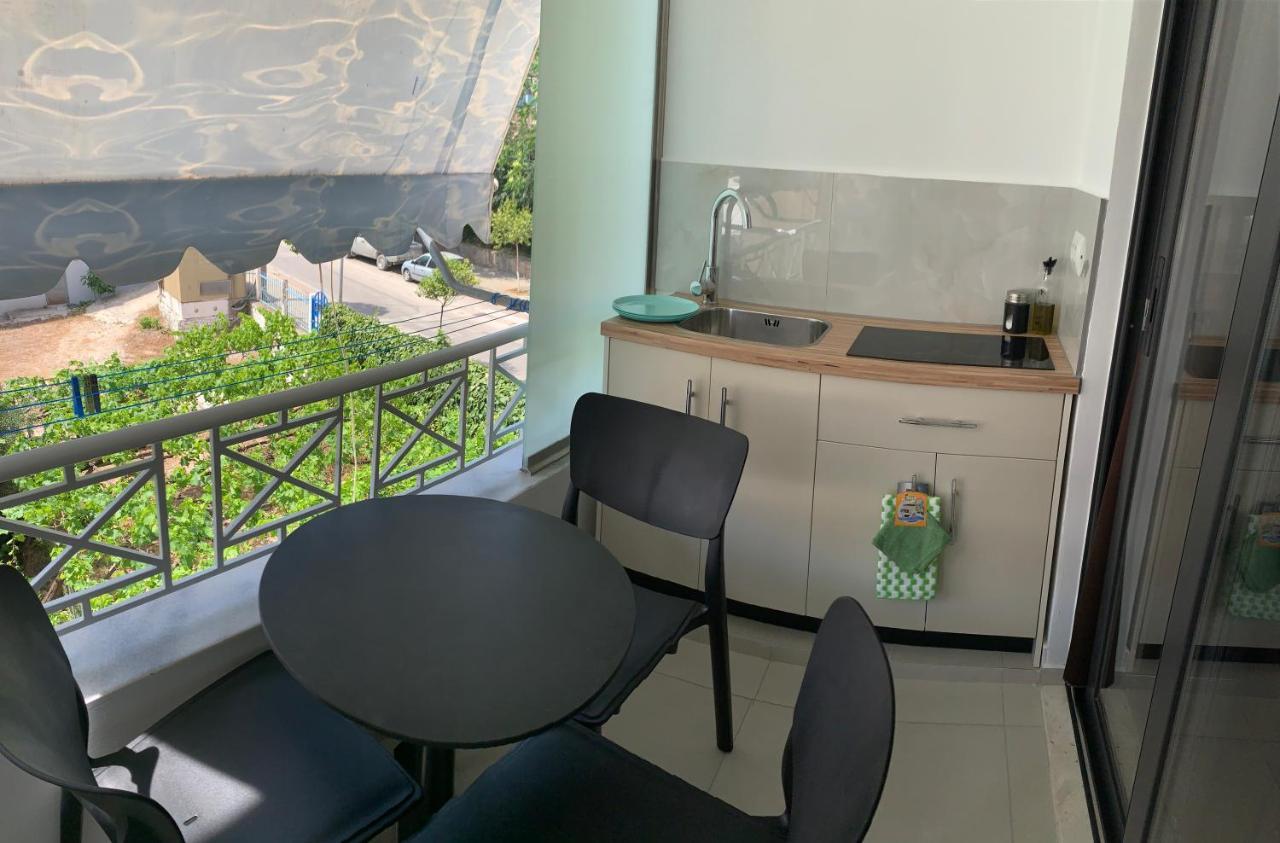 Kekezis Apartments Sarandë 外观 照片