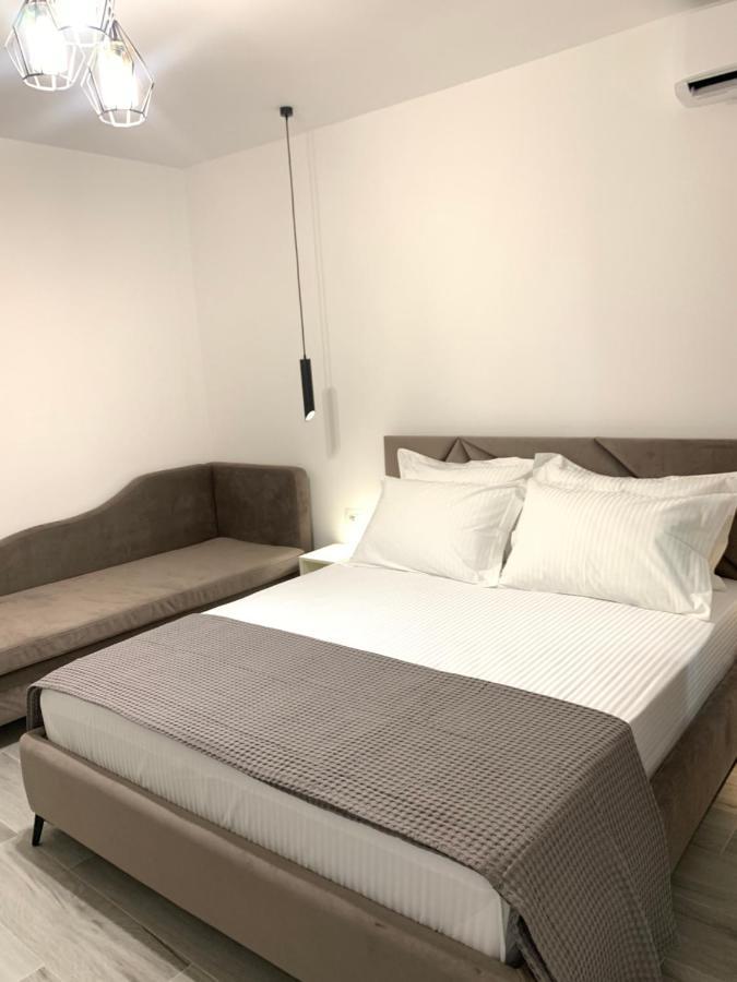 Kekezis Apartments Sarandë 外观 照片