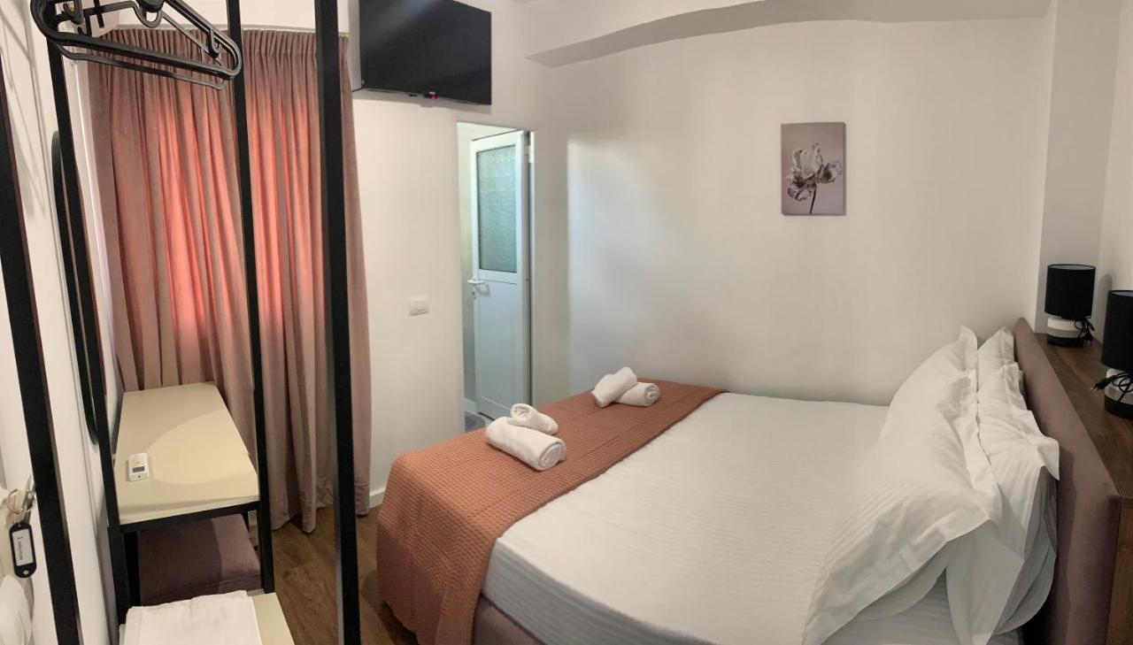 Kekezis Apartments Sarandë 外观 照片