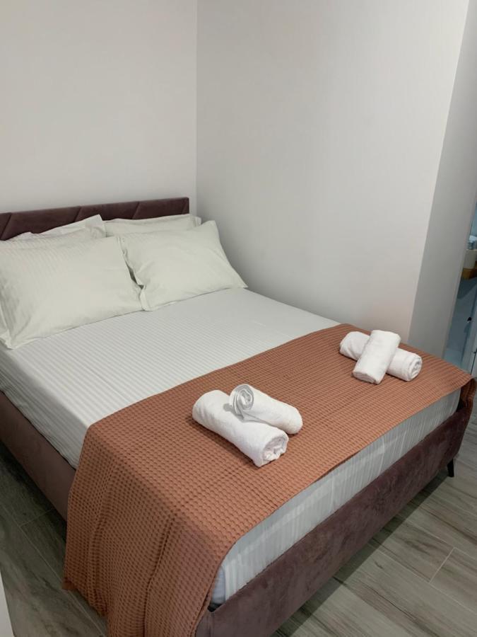 Kekezis Apartments Sarandë 外观 照片