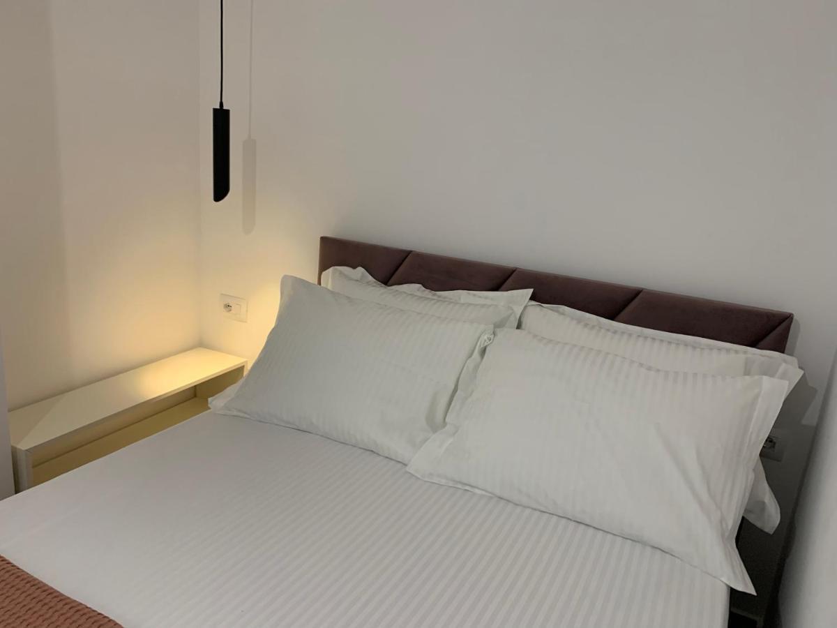 Kekezis Apartments Sarandë 外观 照片