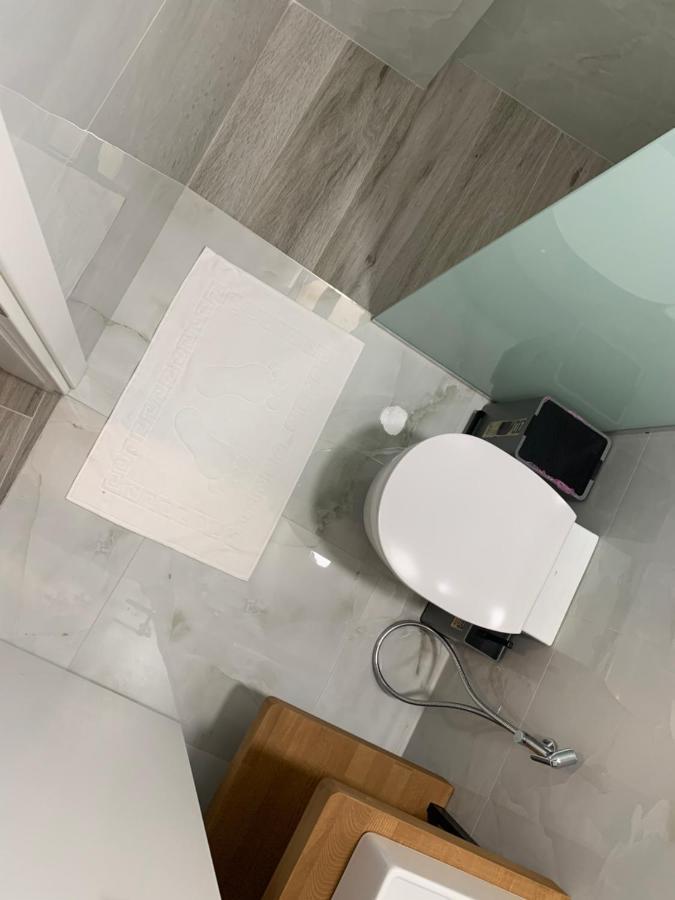 Kekezis Apartments Sarandë 外观 照片