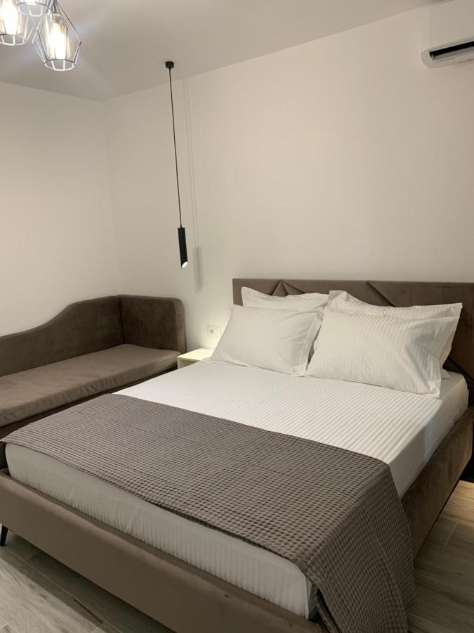 Kekezis Apartments Sarandë 外观 照片