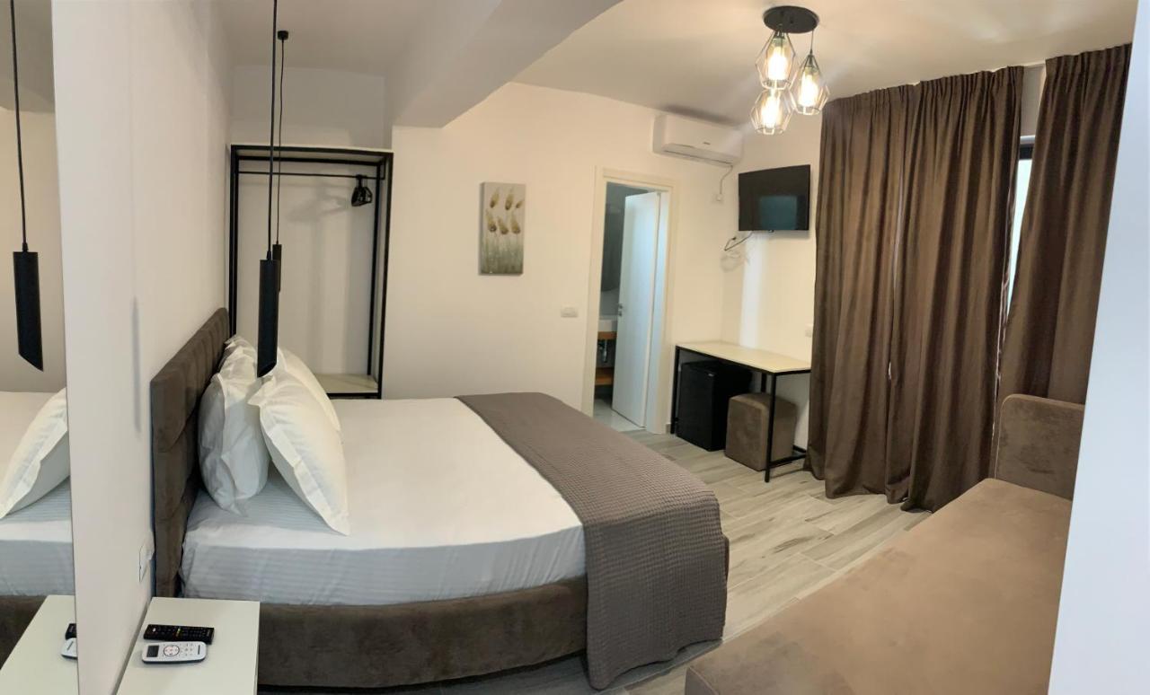 Kekezis Apartments Sarandë 外观 照片