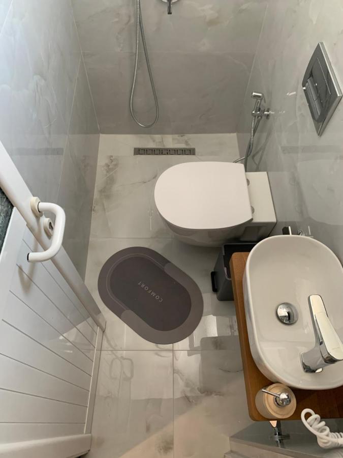 Kekezis Apartments Sarandë 外观 照片
